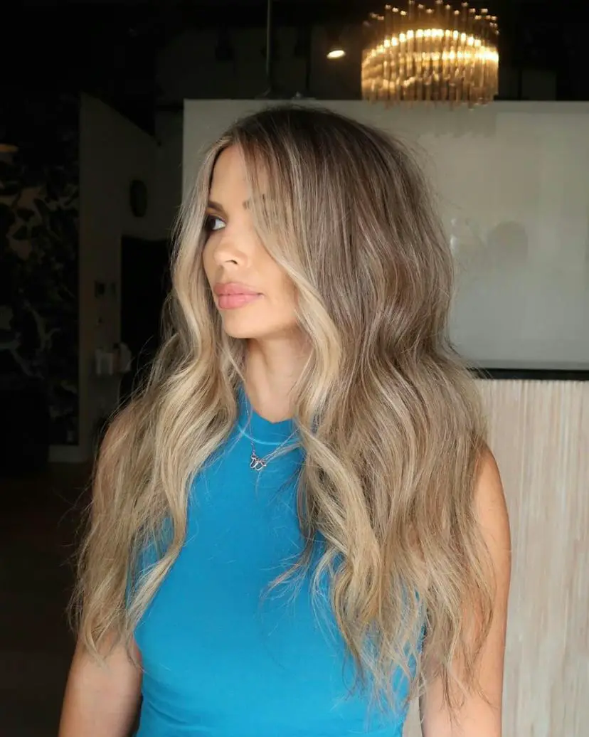 Beige Blonde With Dark Roots Beige Blonde With Dark Roots — Winter Hair Colors