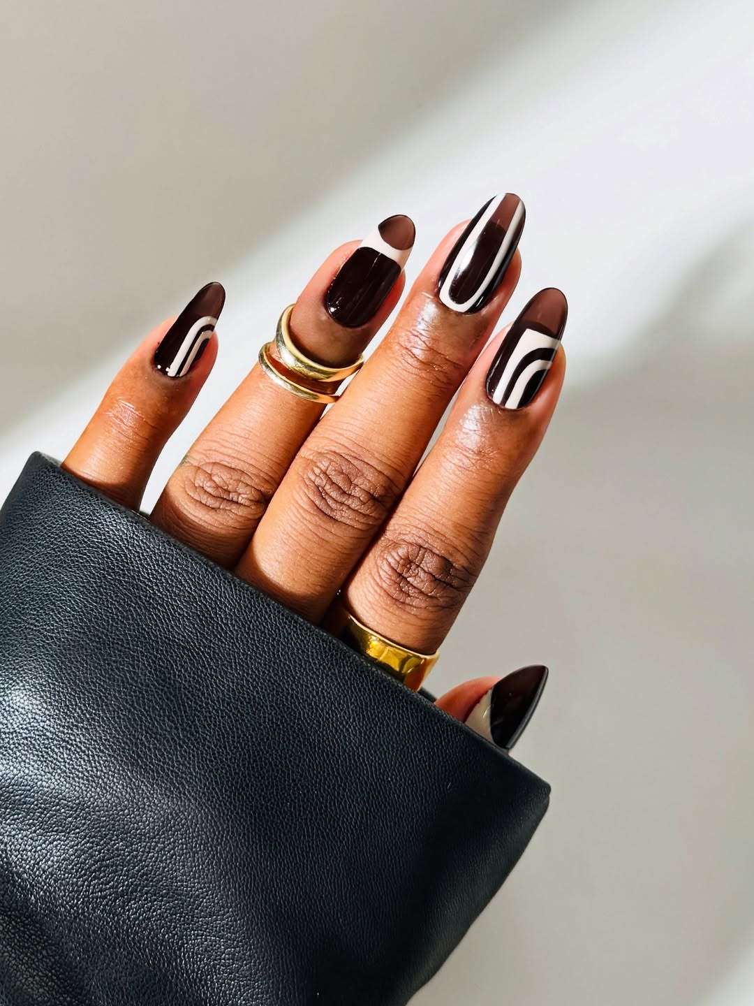 Abstract Wavy Lines on Dark Brown Abstract Wavy Lines on Dark Brown — Winter Nail Colors for Dark Skin