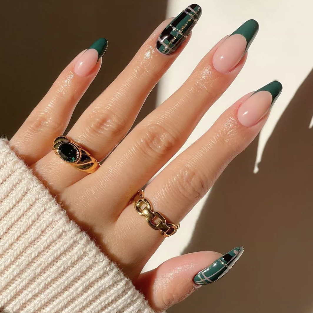Dark Green Plaid French Tip Coffin Nails Dark Green Plaid French Tip Coffin Nails — Winter Green Nails
