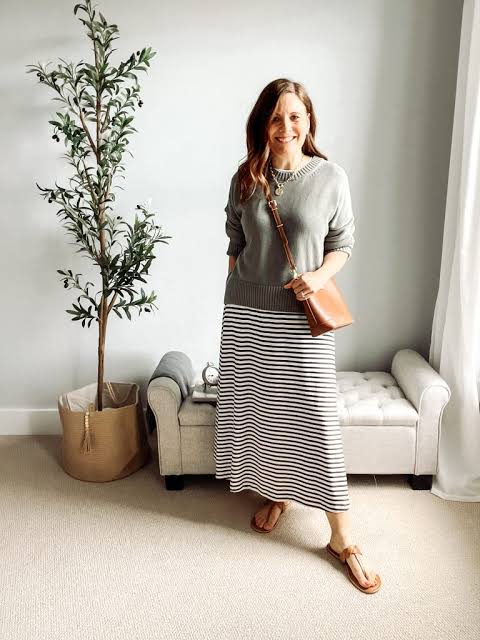 Crewneck Sweater with Striped Maxi Skirt Crewneck Sweater with Striped Maxi Skirt — Sweater Outfits