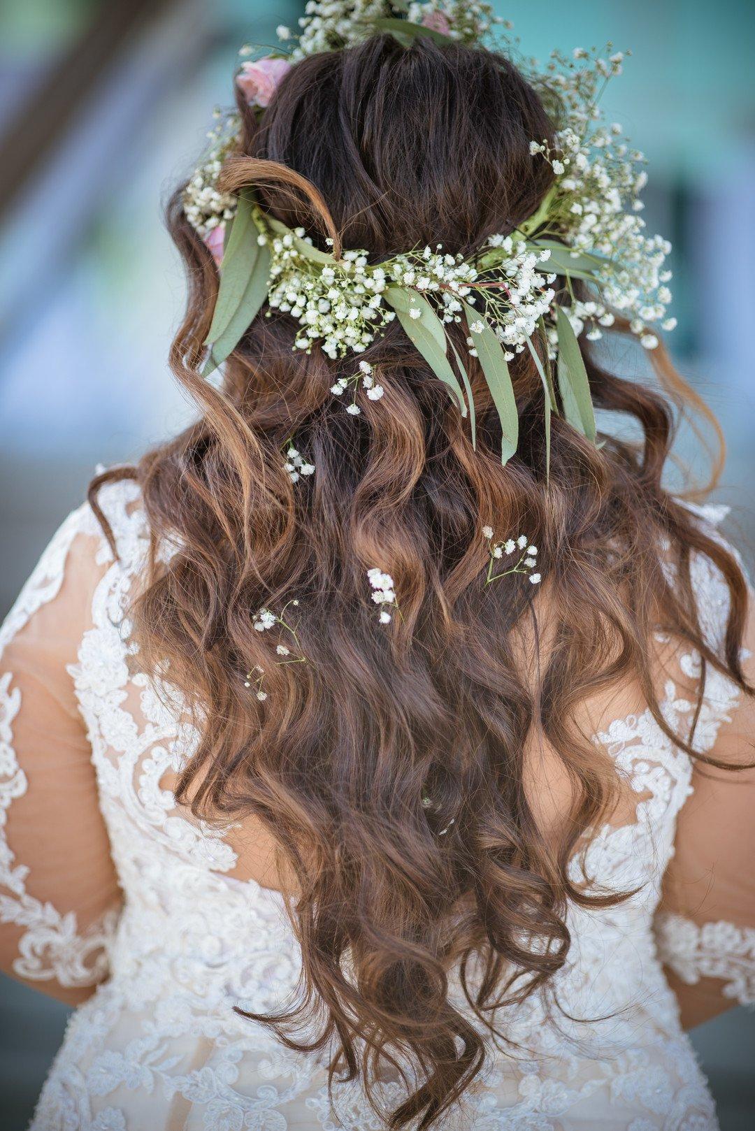 Dark Brown Loose Waves With Flower Crown Dark Brown Loose Waves With Flower Crown — Winter Wedding Hairstyles