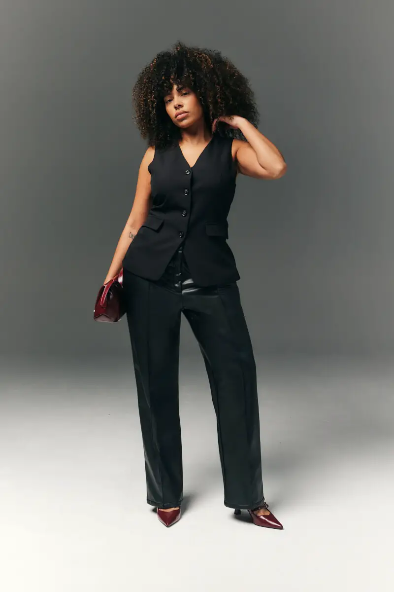 Evening Chic Black Leather Pants with Burgundy Accents — Leather Pants Outfits