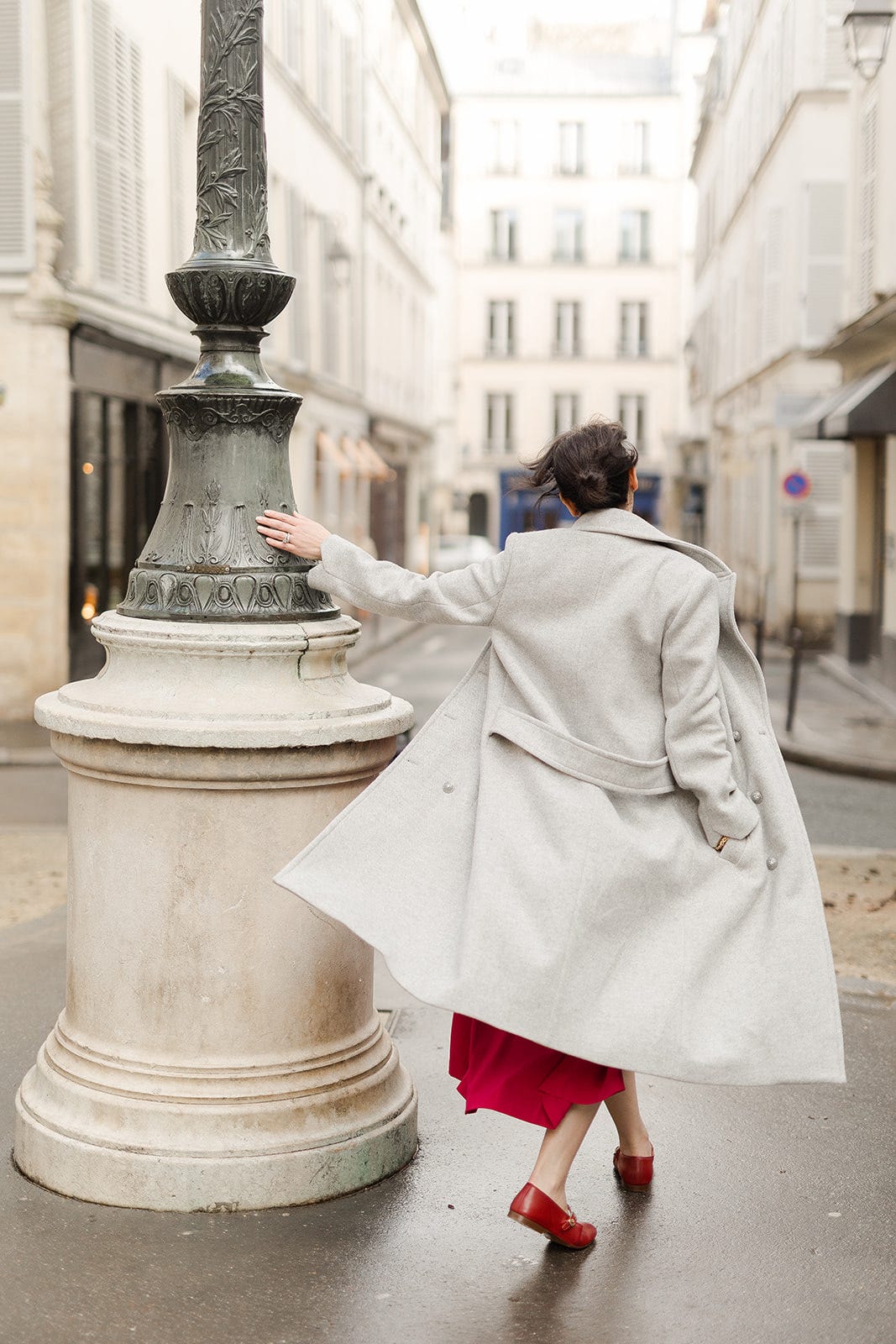 Light Grey Longline Coat with Red Dress and Ballet Flats Light Grey Longline Coat with Red Dress and Ballet Flats — Paris Winter Outfits