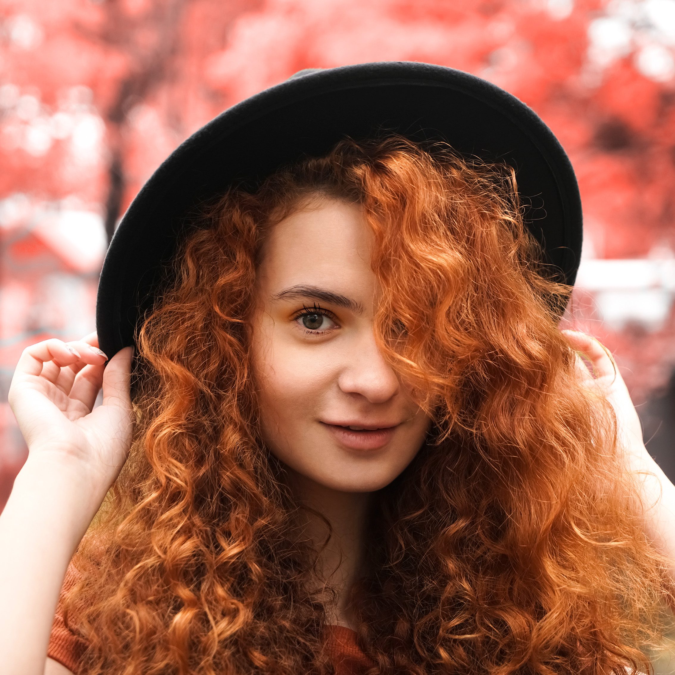 Mid-Back Curly Ginger Red With Wispy Bangs Mid-Back Curly Ginger Red With Wispy Bangs — Winter Hair Colors for Curly Hair