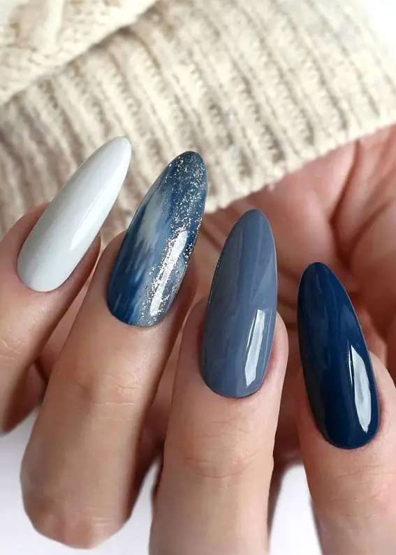 Blue Tone Gradient with Gold Foil Blue Tone Gradient with Gold Foil — Winter Almond Nails