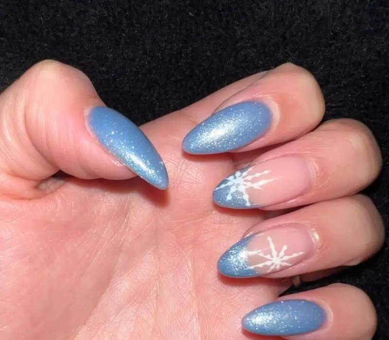 Light Blue Shimmer Ombre with Snowflakes Light Blue Shimmer Ombre with Snowflakes — Winter Ombre Nails