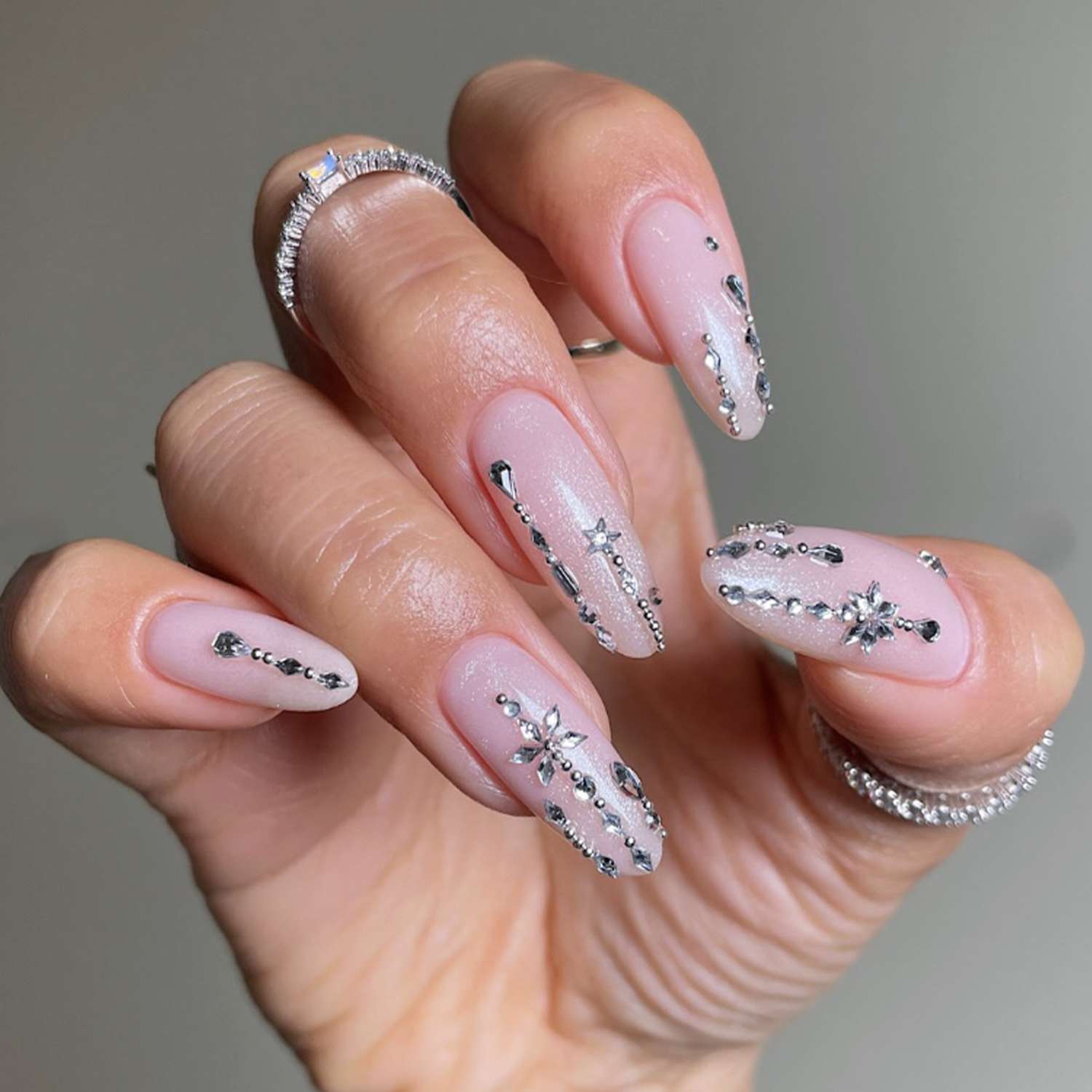 Sparkling Pale Pink Iridescent Nails Sparkling Pale Pink Iridescent Nails — Winter Nail Designs