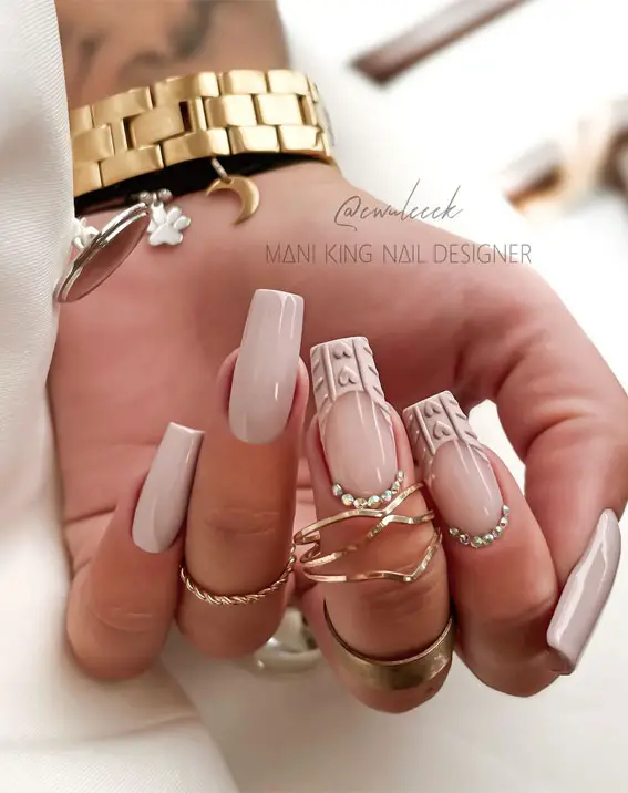 Visible Visual Idea — Sweater Nails