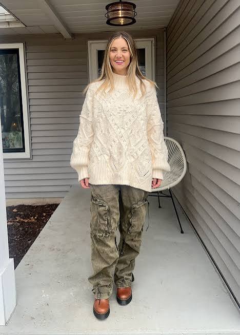 Cream Cable Knit Sweater with Olive Cargo Pants Cream Cable Knit Sweater with Olive Cargo Pants — Early Winter Outfits