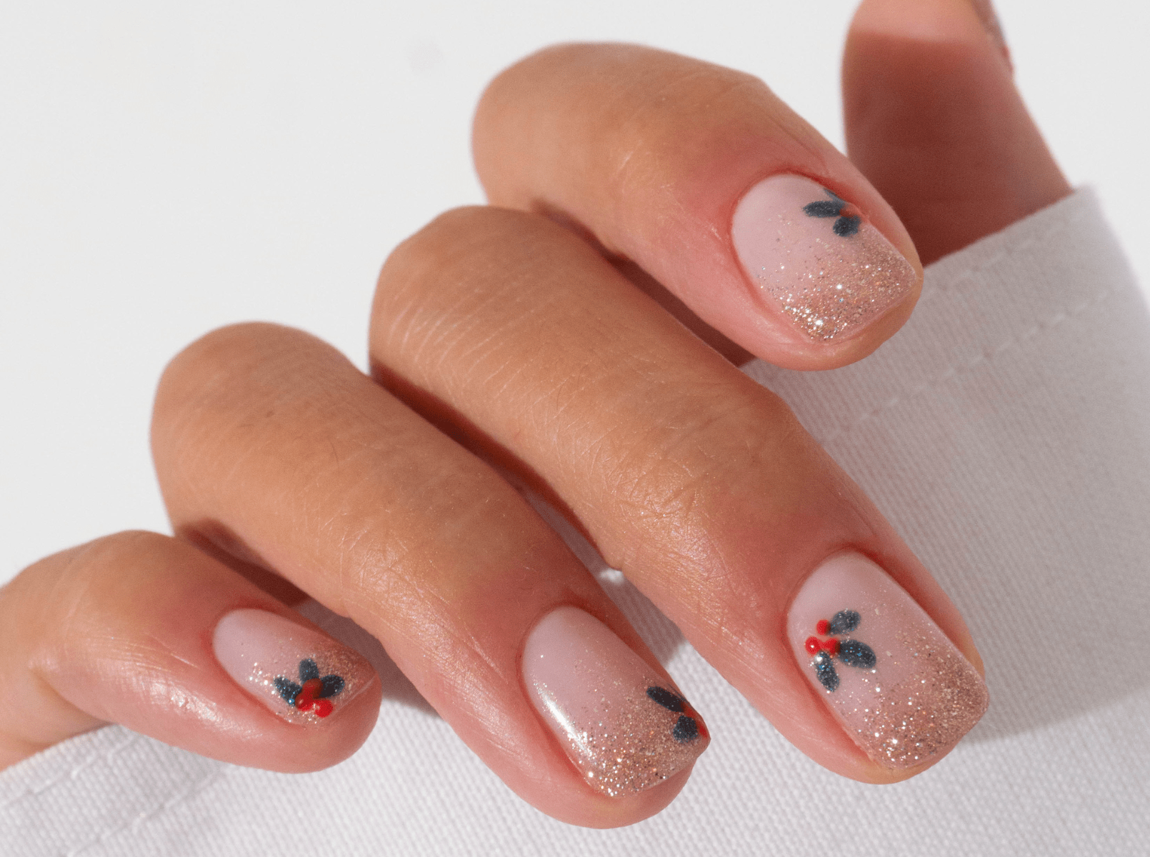 Nude Glitter Gradient with Holly Berries Nude Glitter Gradient with Holly Berries — Winter Nails for Kids