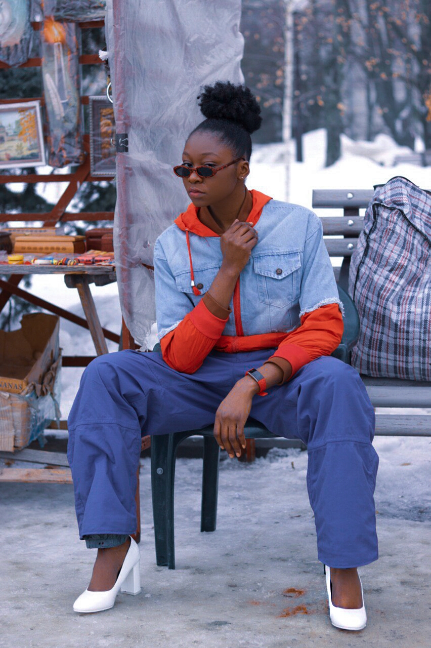 Streetwear Appeal with Layered Denim and Hoodie Streetwear Appeal with Layered Denim and Hoodie — Late Winter Outfits