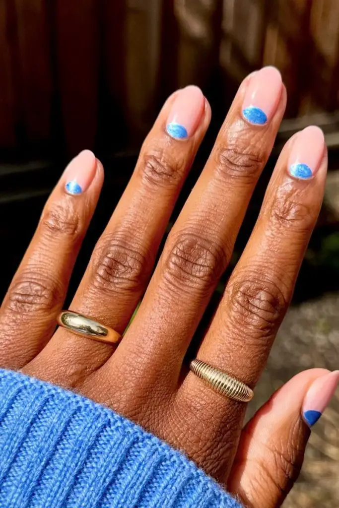Glossy With Glitter Visual Idea Glossy With Glitter Visual Idea — Blue Nail Inspo