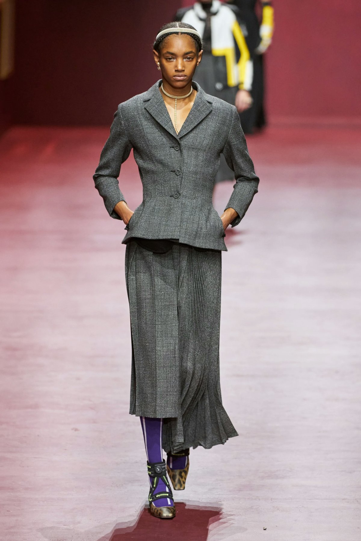 Grey Wool Suit with Pleated Skirt and Leopard Shoes Grey Wool Suit with Pleated Skirt and Leopard Shoes — Paris Winter Outfits