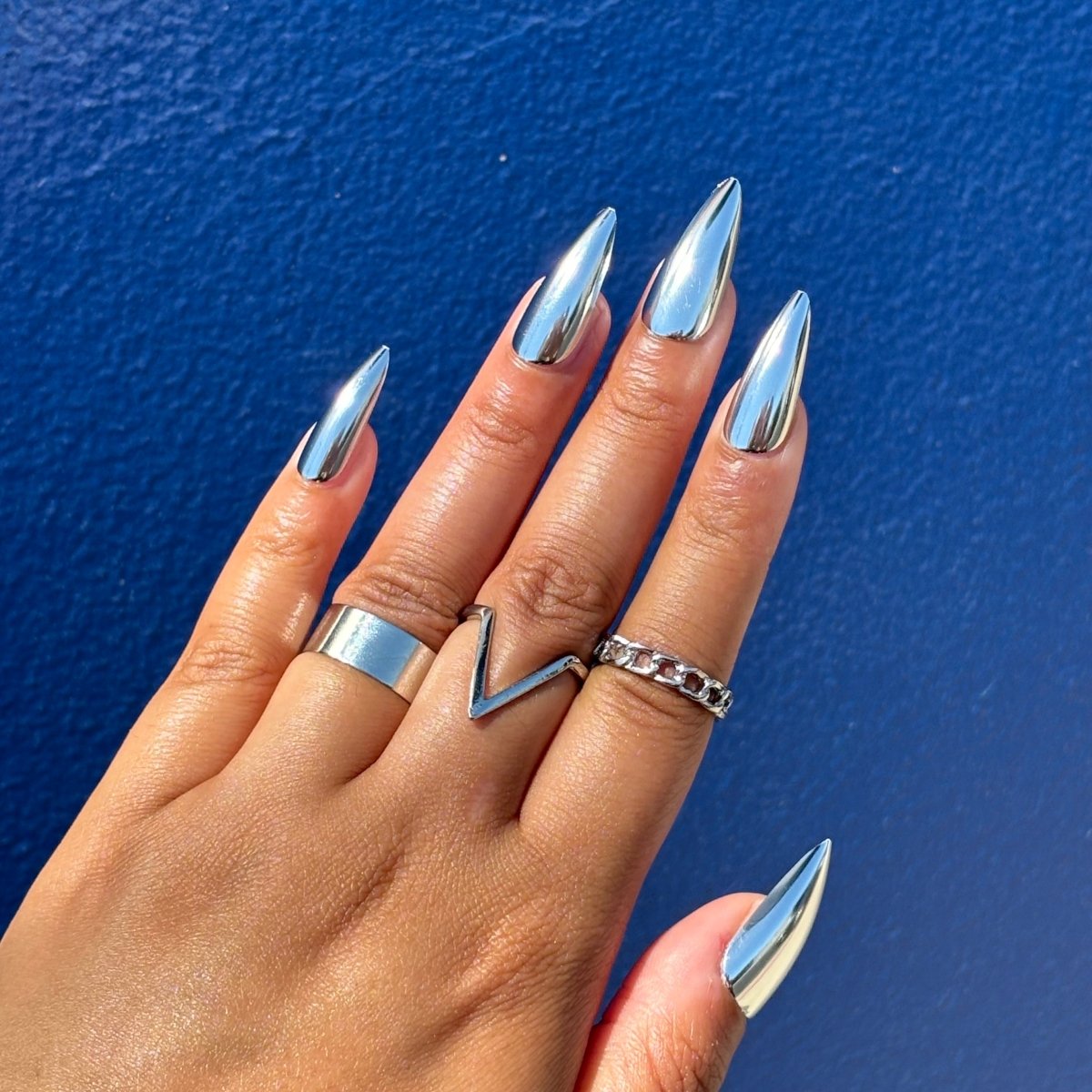 Flawless Mirror Reflection Long Stiletto Chrome — Silver Chrome Nails