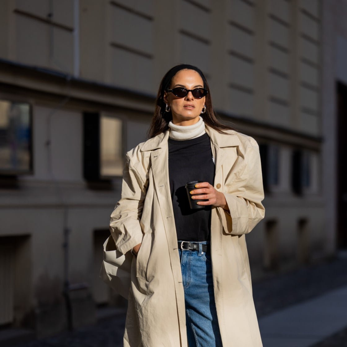 Oversized Beige Trench Coat with Double Layering Oversized Beige Trench Coat with Double Layering — Winter Layering Outfits