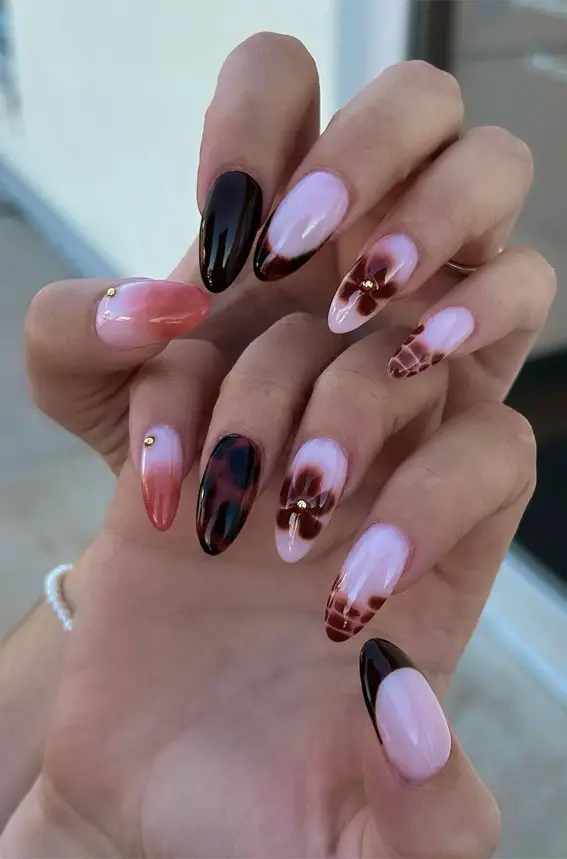 Tortoiseshell Pattern Gold Studs Visual Idea Tortoiseshell Pattern Gold Studs Visual Idea — Ombre Nail Designs