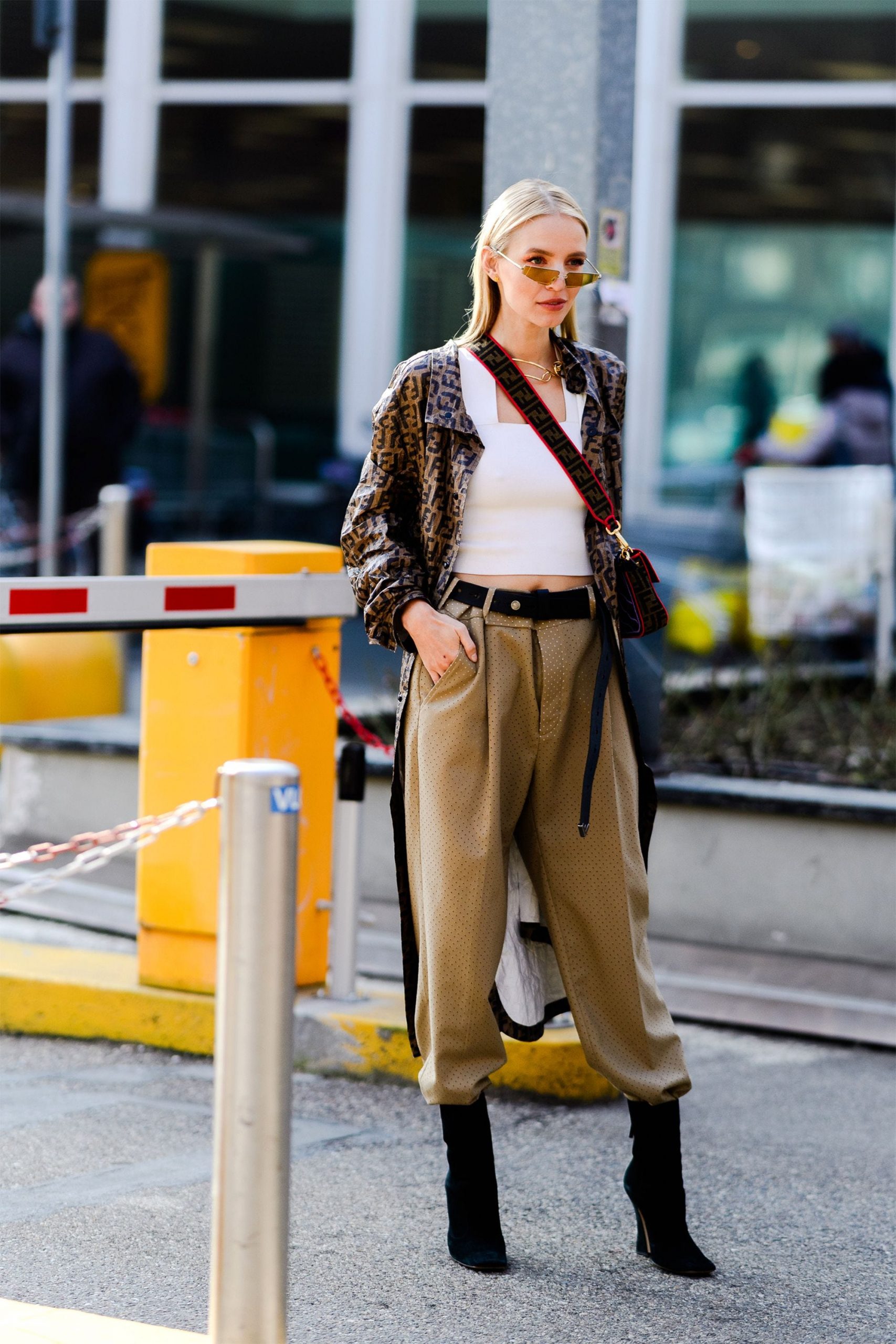 Leopard Print Jacket with Beige Trousers and Black Ankle Boots Leopard Print Jacket with Beige Trousers and Black Ankle Boots — Ankle Boots Outfits