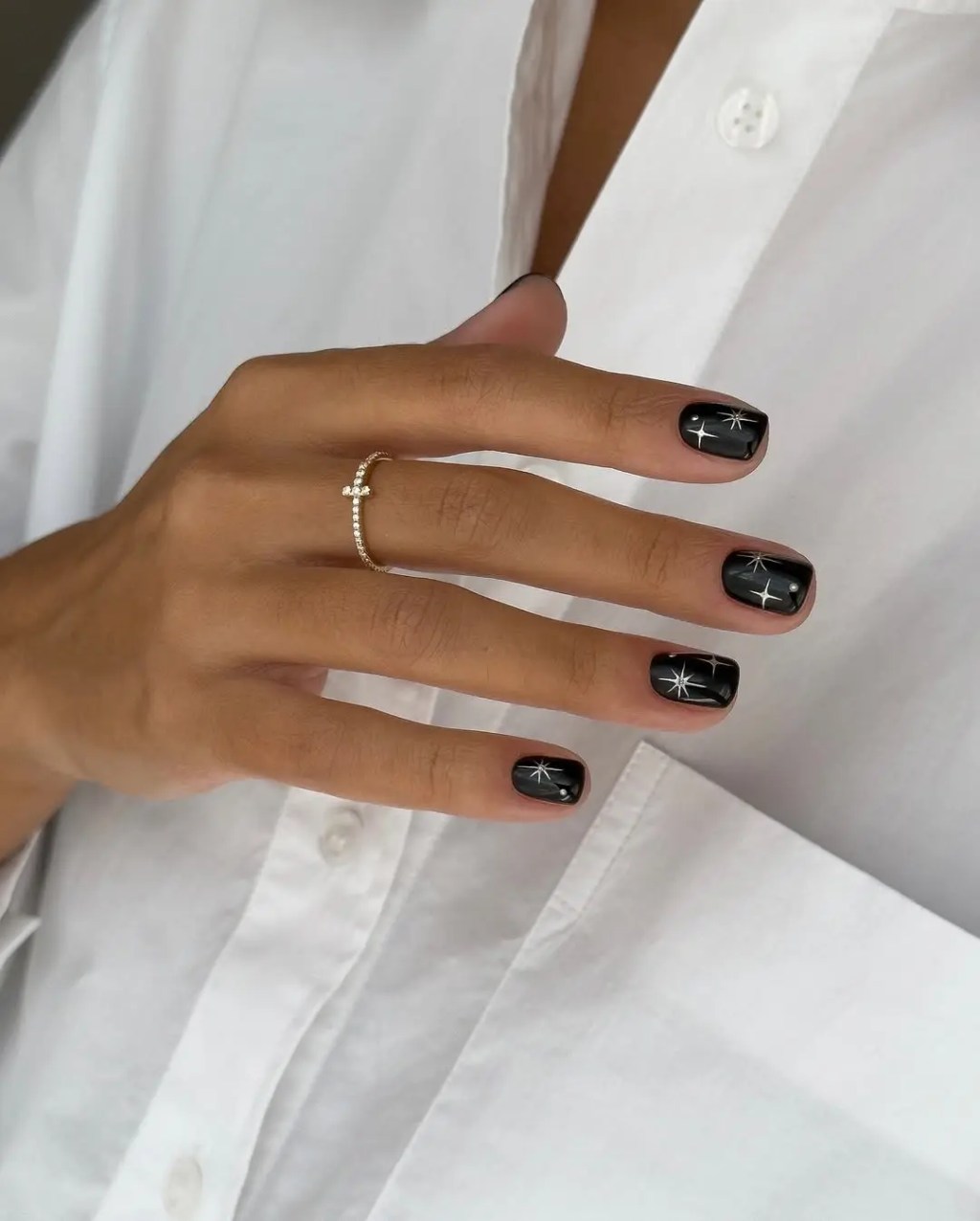 Short Square Black with Silver Starburst Decals Short Square Black with Silver Starburst Decals — Black Nail Ideas