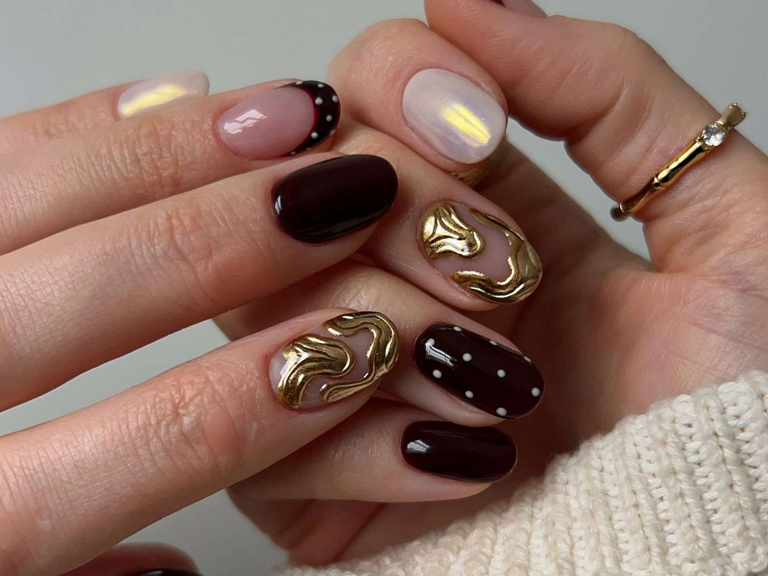 Mixed Finish Burgundy Gold Art Nails Mixed Finish Burgundy Gold Art Nails — Winter Nail Designs
