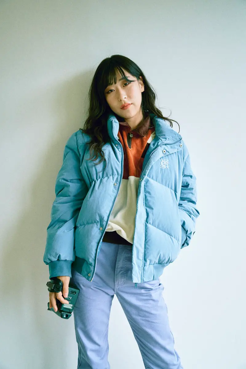 Light Blue Puffer Jacket with Colorblock Sweatshirt — Winter Streetwear Outfits