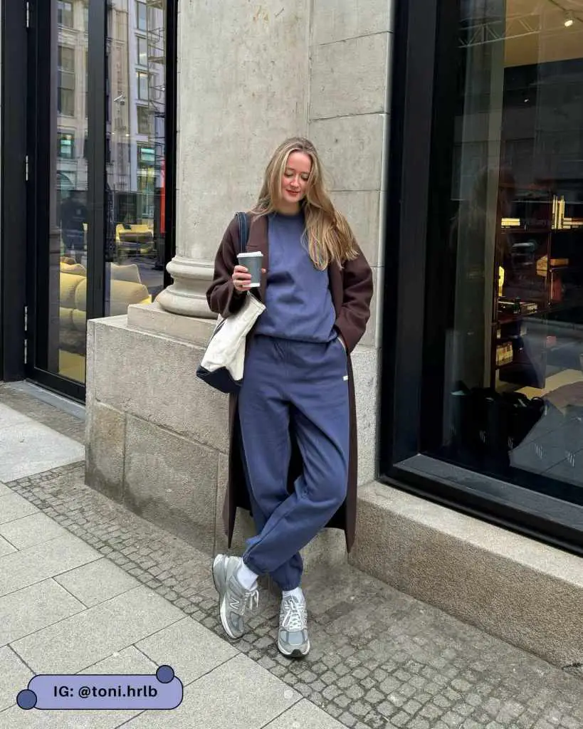 Navy Sweat Set with Long Brown Coat and Grey Sneakers Navy Sweat Set with Long Brown Coat and Grey Sneakers — Sweatpants Outfits
