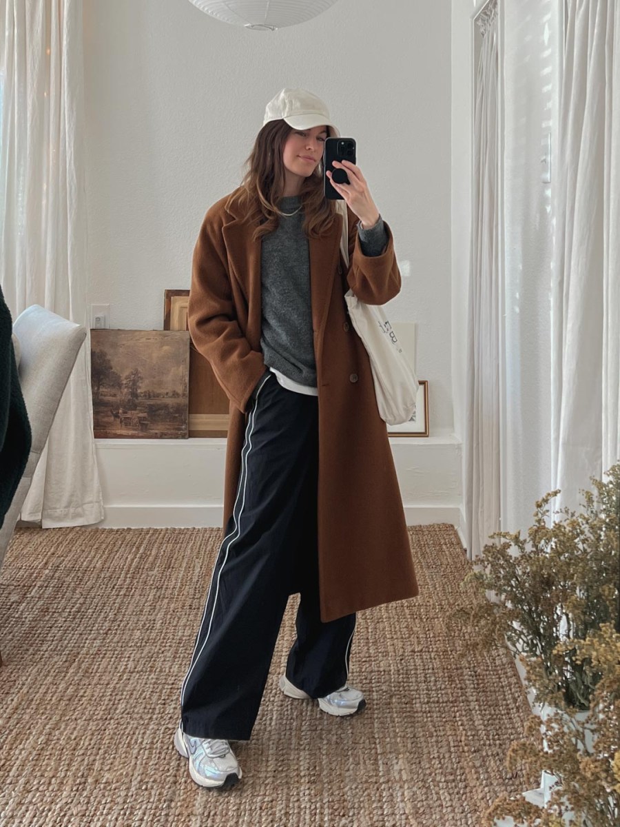 Oversized Brown Coat for Relaxed Street Style — Winter Capsule Wardrobe