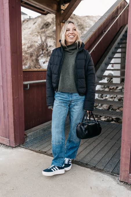 Practical Puffer Jacket with Wide-Leg Jeans Practical Puffer Jacket with Wide-Leg Jeans — Late Winter Outfits