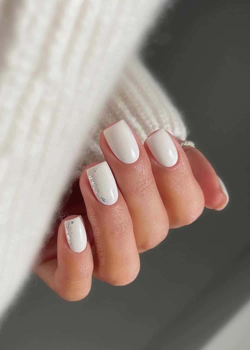 White Silver Foil Accent Square Nails White Silver Foil Accent Square Nails — Winter Square Nails