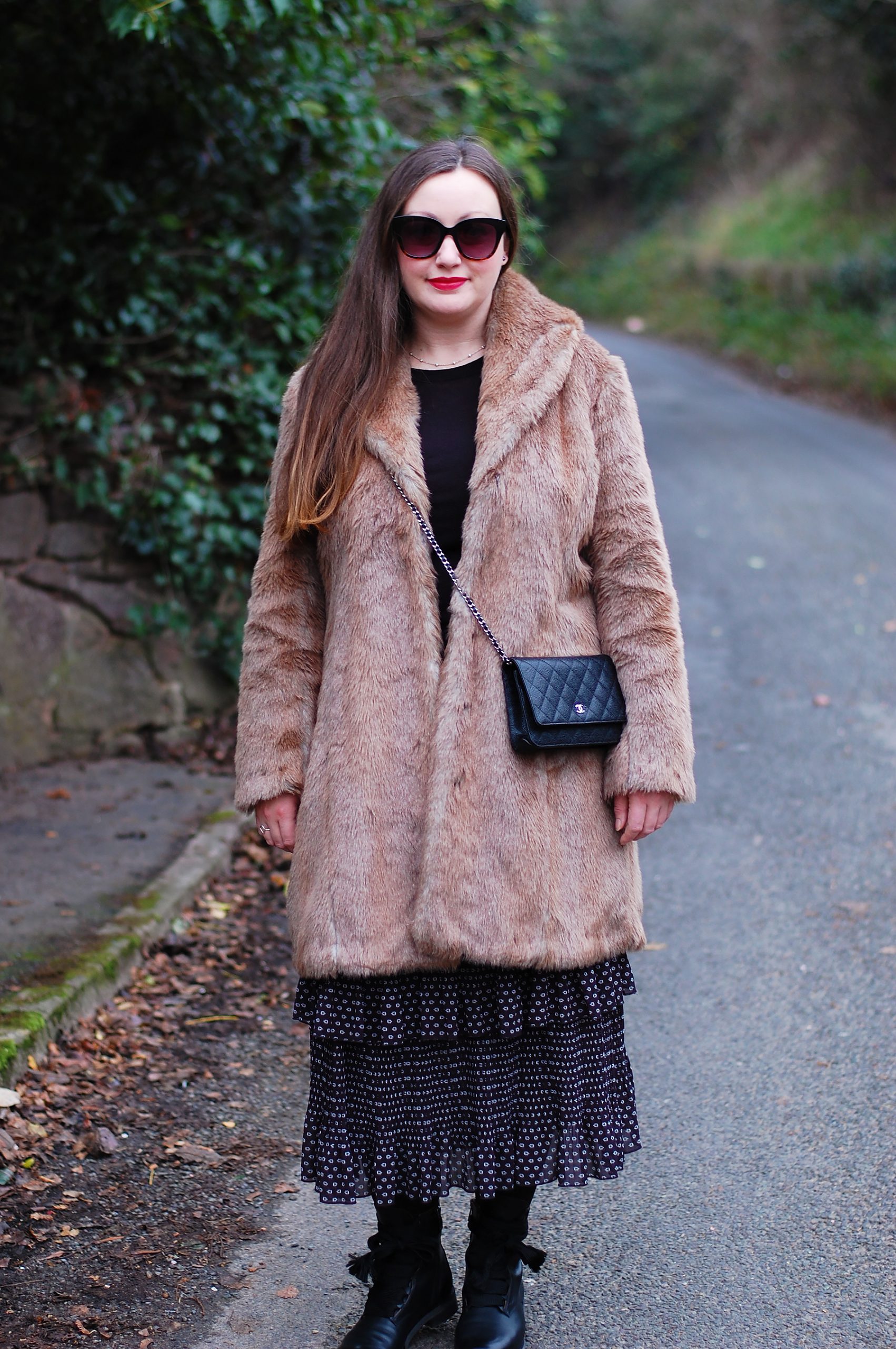 Mid-Length Brown Faux Fur Coat with Midi Skirt Mid-Length Brown Faux Fur Coat with Midi Skirt — Faux Fur Coat Outfits