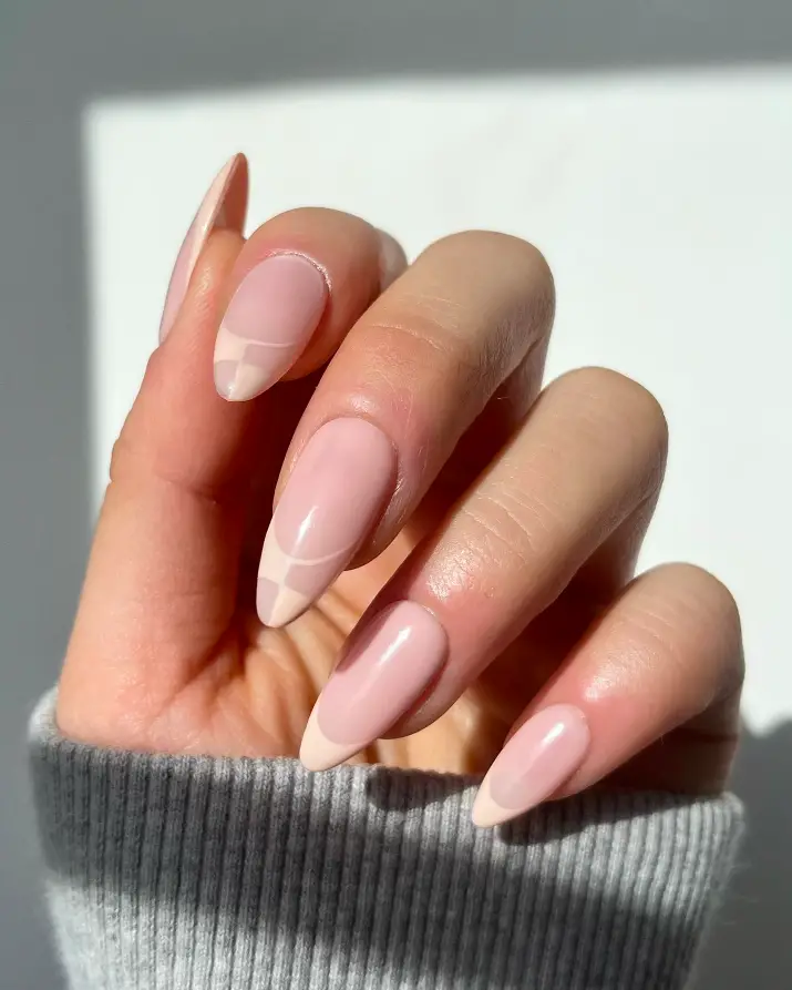 Geometric Lines In Nude And Beige Tones Visual Idea Geometric Lines In Nude And Beige Tones Visual Idea — Winter Nude Nails