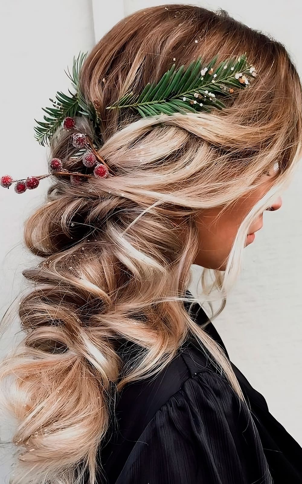Honey Blonde Waves With Winter Greenery Honey Blonde Waves With Winter Greenery — Winter Wedding Hairstyles