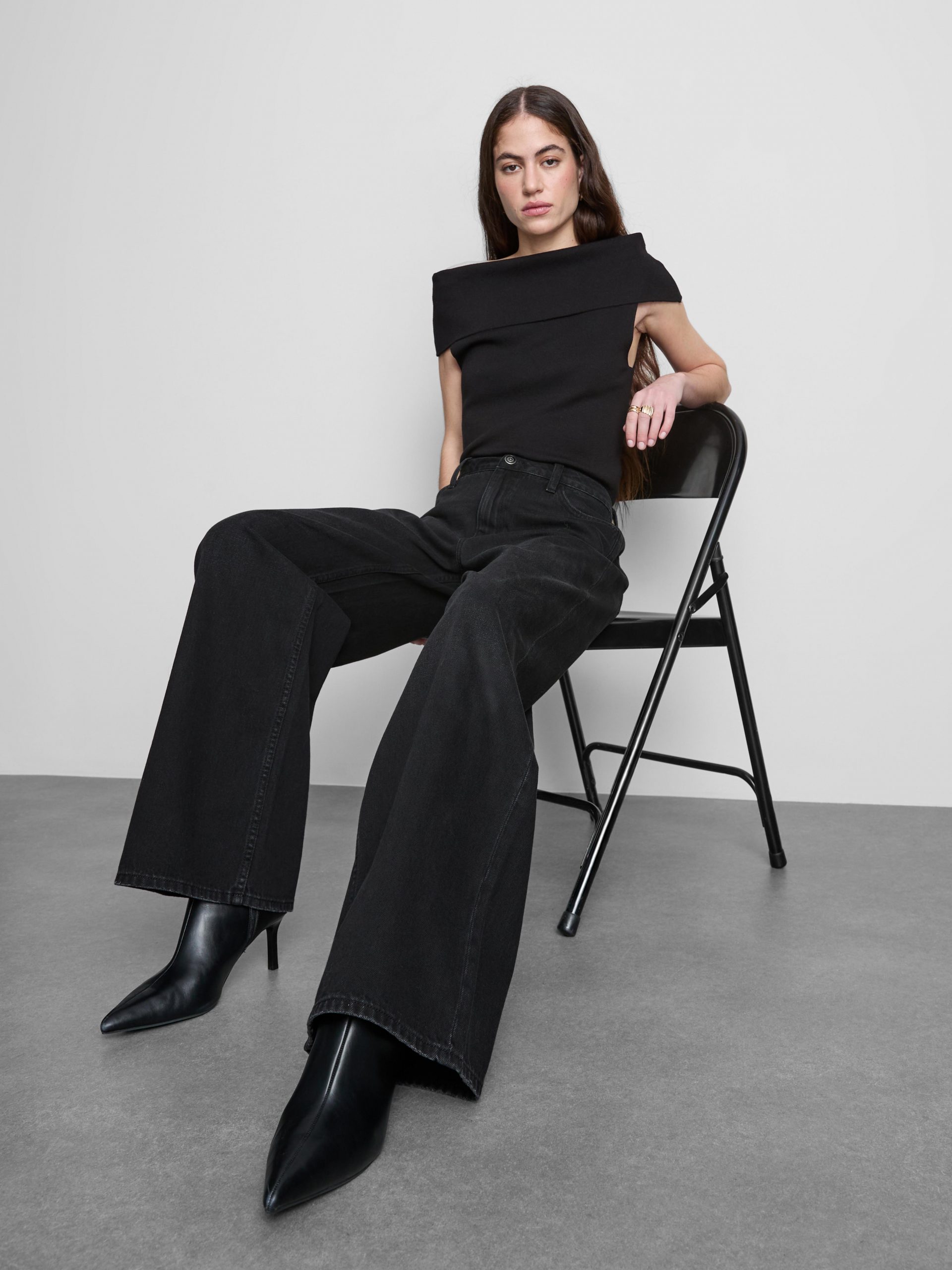 Off-the-Shoulder Top with Wide-Leg Denim Jeans — Grunge Winter Outfits