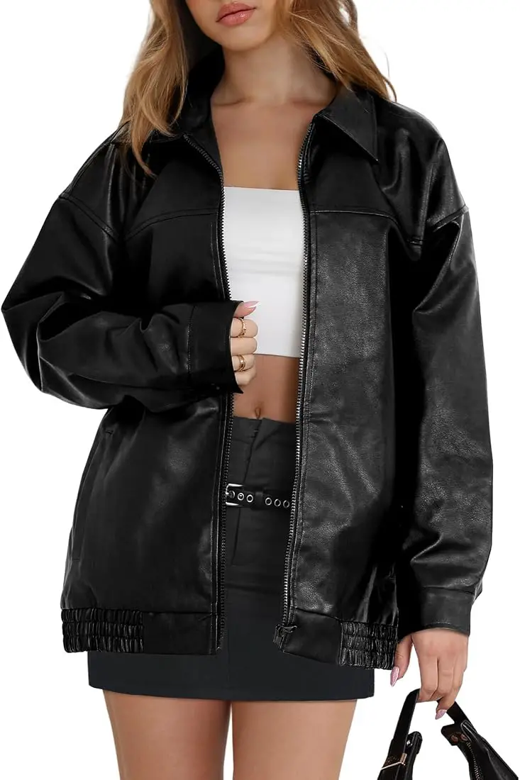 Oversized Faux Leather Jacket Over a Crop Top Oversized Faux Leather Jacket Over a Crop Top — Y2K Winter Outfits