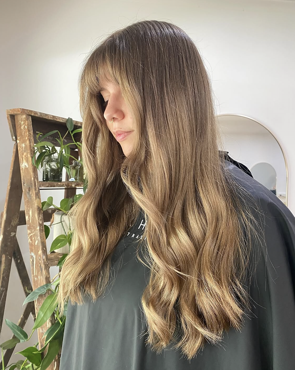 Shoulder Ash Brown With Beige Blonde Highlights — Winter Highlights