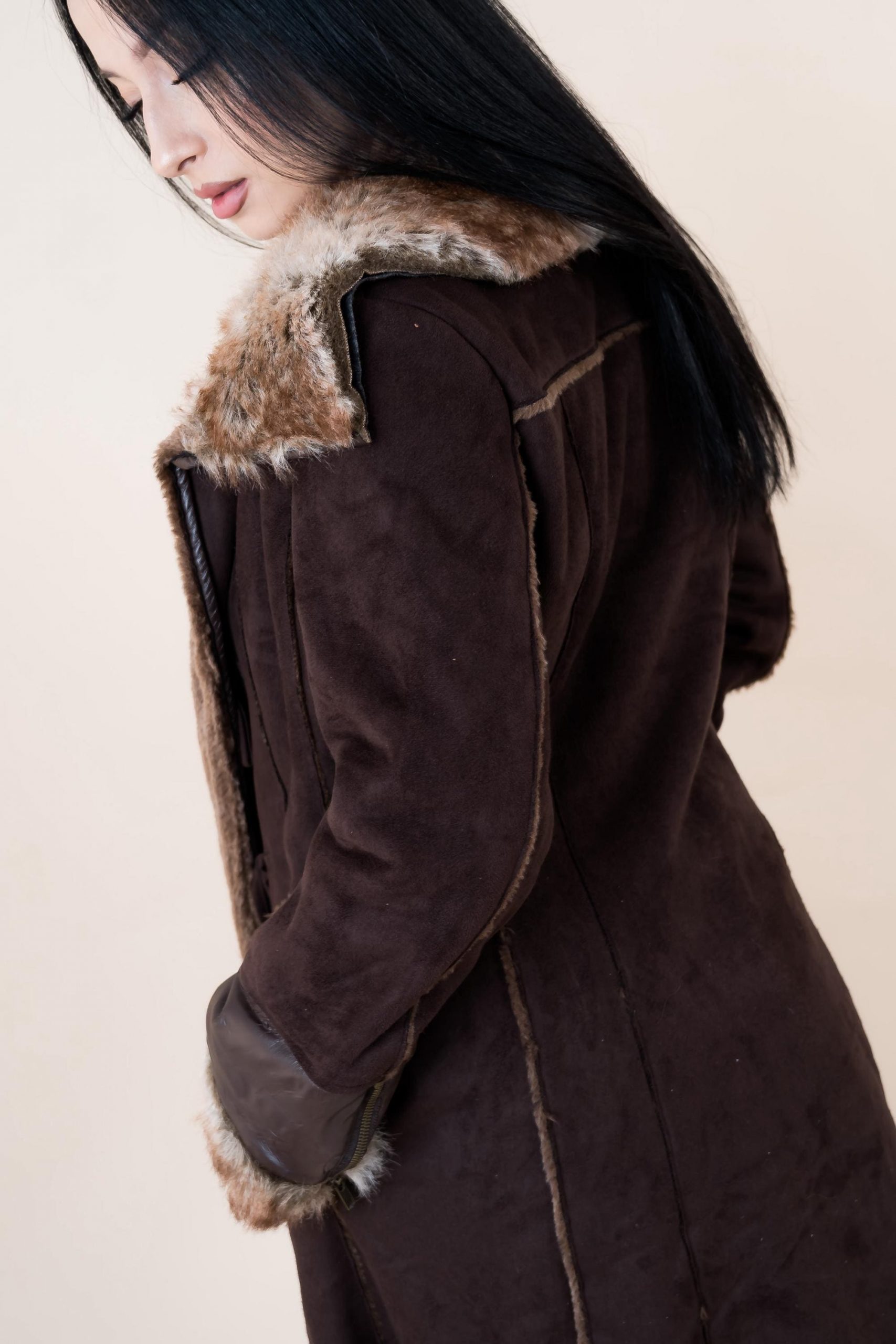 Cozy Luxury: Brown Suede Shearling Coat — Old Money Winter Outfits