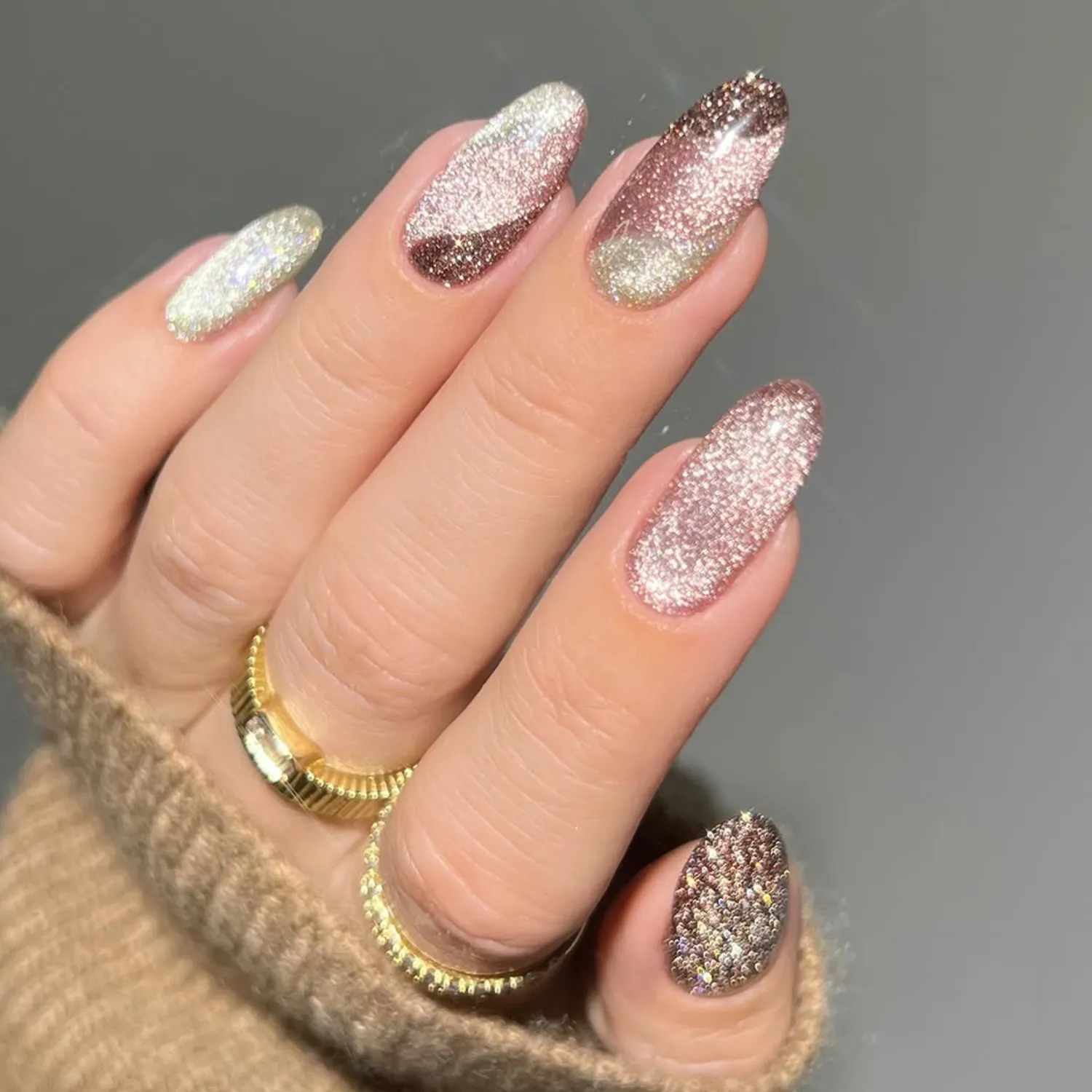 Color Block Glitter Cat-Eye Nails Color Block Glitter Cat-Eye Nails — Winter Glitter Nails