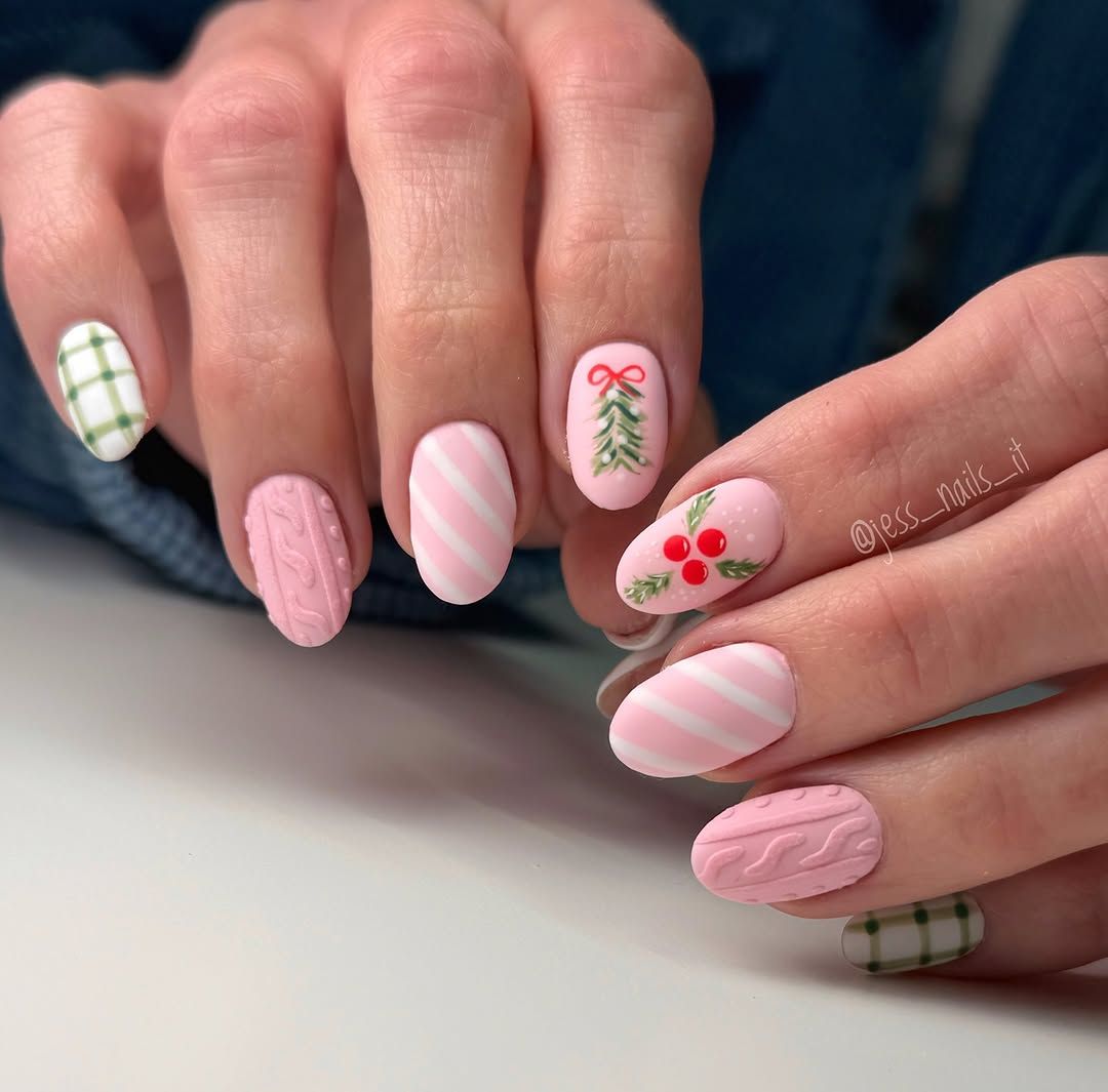 Winter Holiday Visual Idea — Sweater Nails