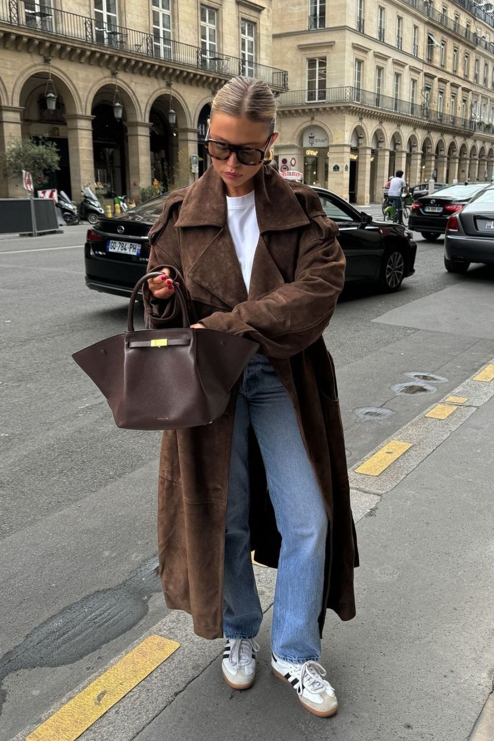 Oversized Brown Suede Trench with White Tee and Denim Oversized Brown Suede Trench with White Tee and Denim — Brown Coat Outfits