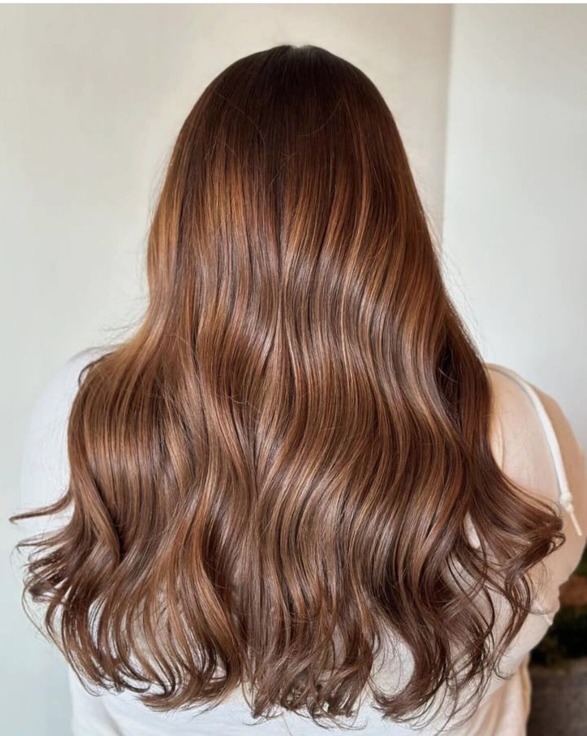 Medium Brown Waves With Copper Highlights Medium Brown Waves With Copper Highlights — Winter Hairstyles for Plus Size Women