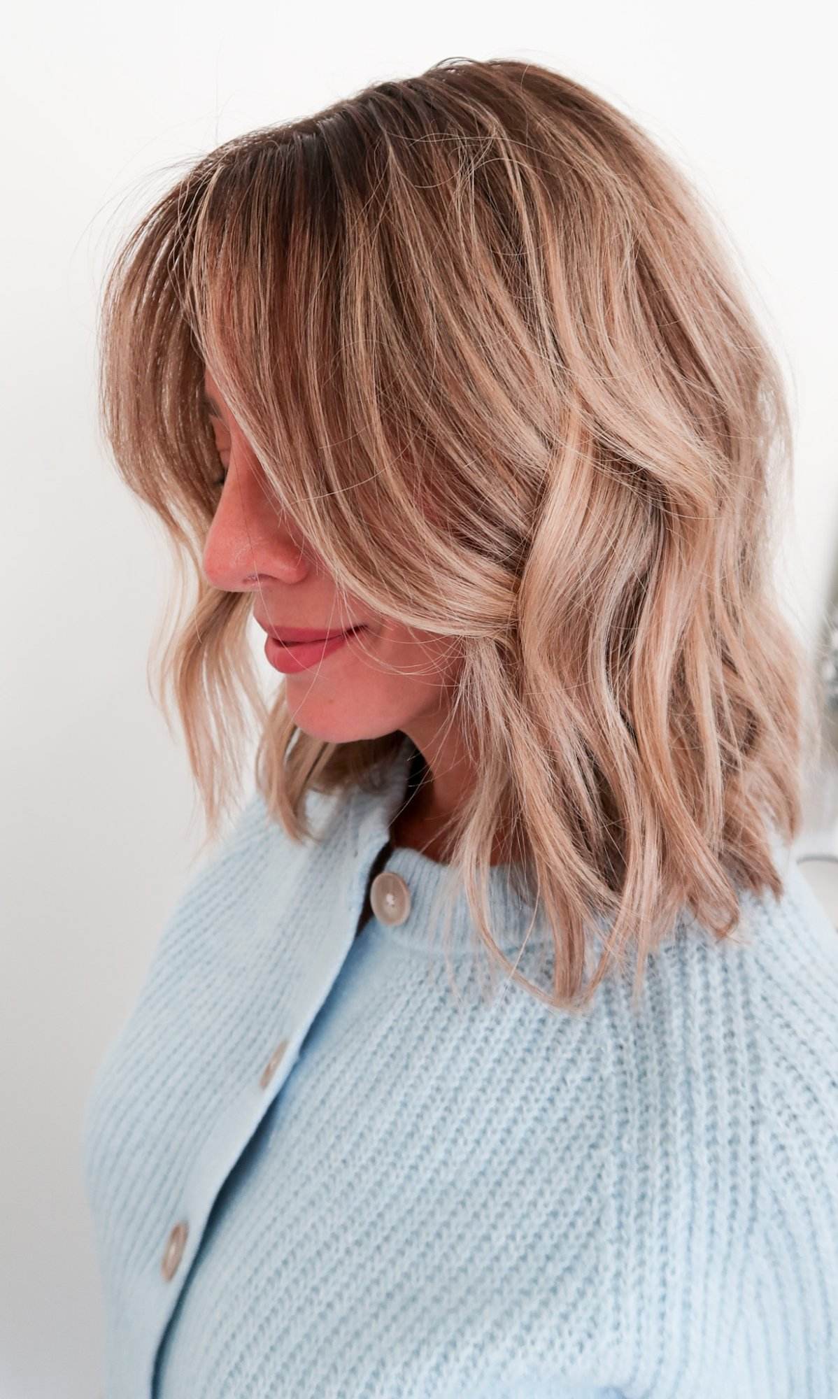 Ash Blonde Lob with Beachy Waves Ash Blonde Lob with Beachy Waves — Easy Winter Hairstyles