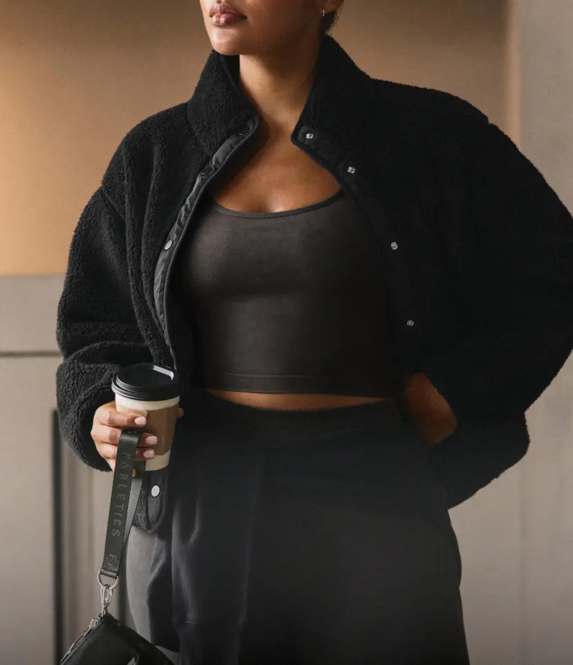 Black Fleece Jacket and Sweatpants for Cozy Workouts — Winter Workout Outfits