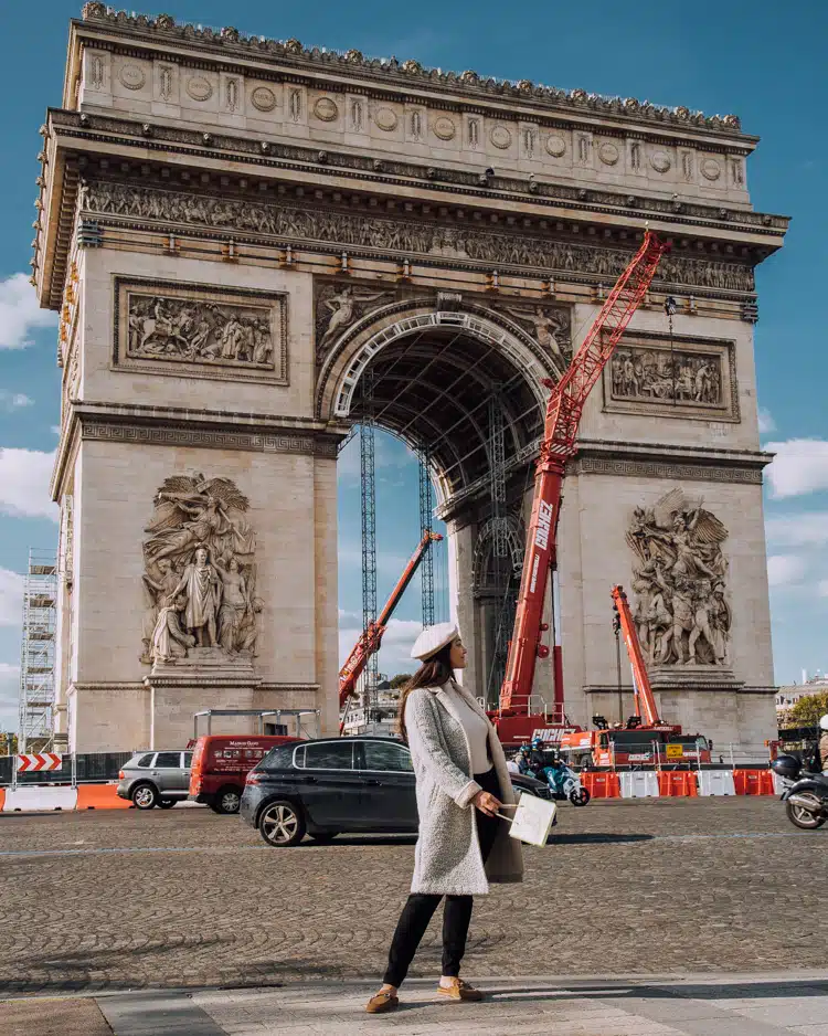 Grey Tweed Coat with White Top, Black Trousers, and Beret Grey Tweed Coat with White Top, Black Trousers, and Beret — Paris Winter Outfits