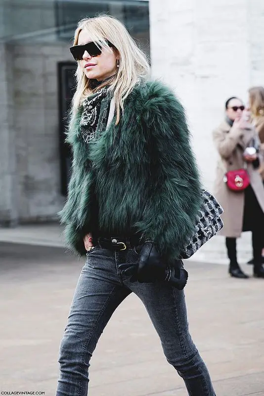 Edgy Dark Green Faux Fur Jacket with Skinny Jeans Edgy Dark Green Faux Fur Jacket with Skinny Jeans — Faux Fur Coat Outfits