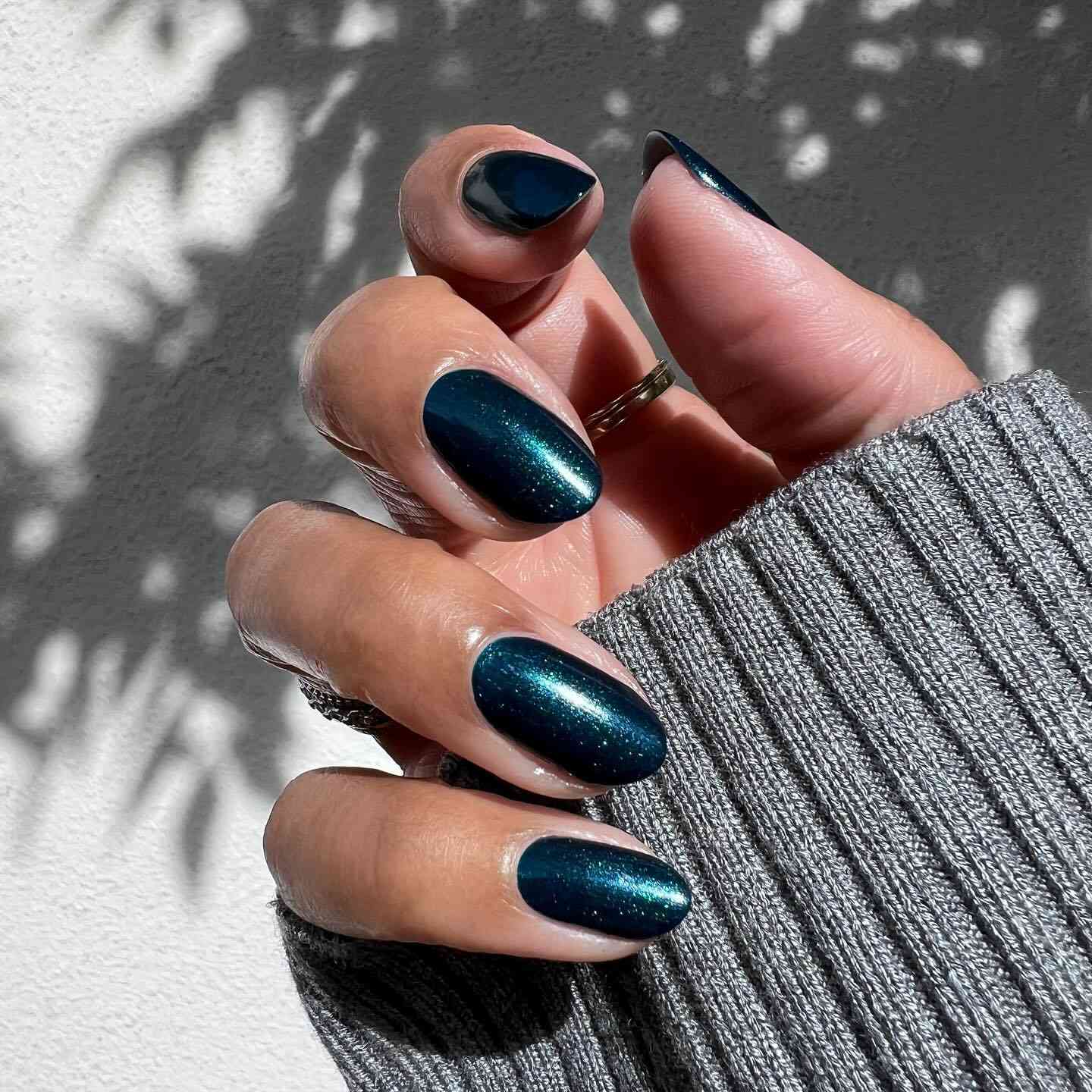 Shimmering Deep Teal Almond Nails Shimmering Deep Teal Almond Nails — Winter Nail Colors