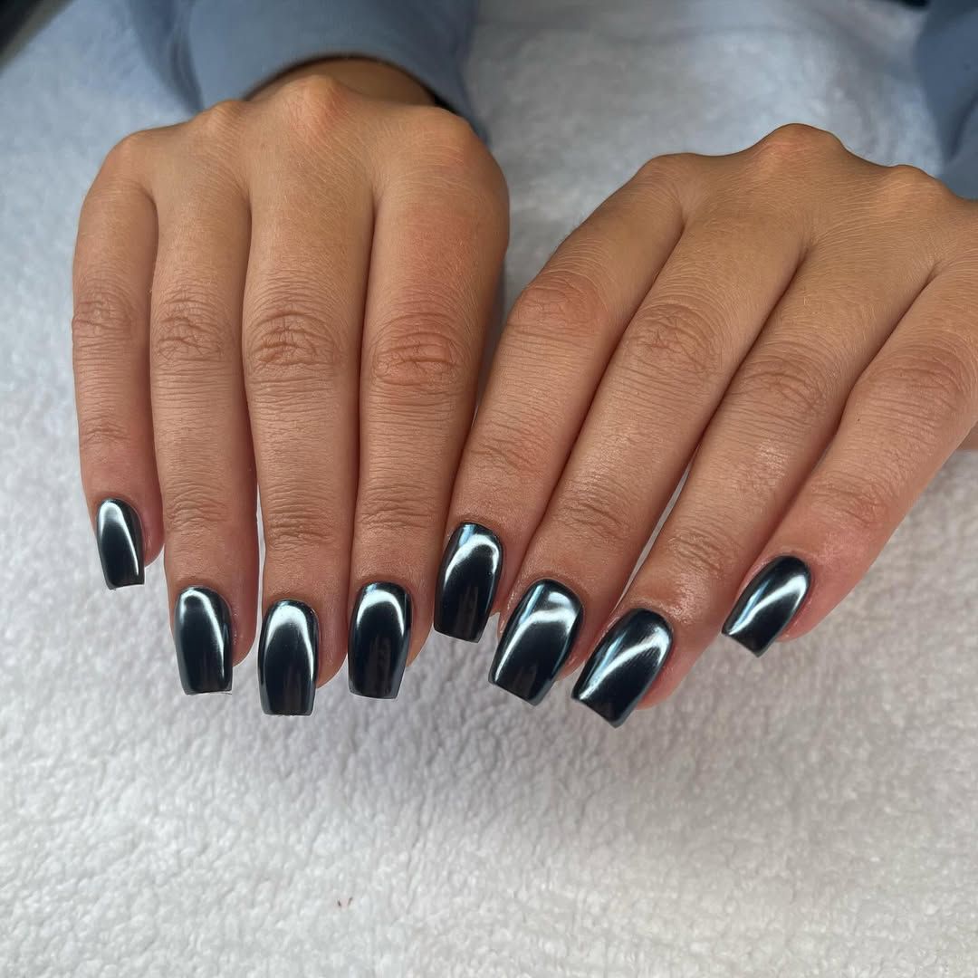 High-Shine Black Chrome Square Nails High-Shine Black Chrome Square Nails — Winter Black Nails