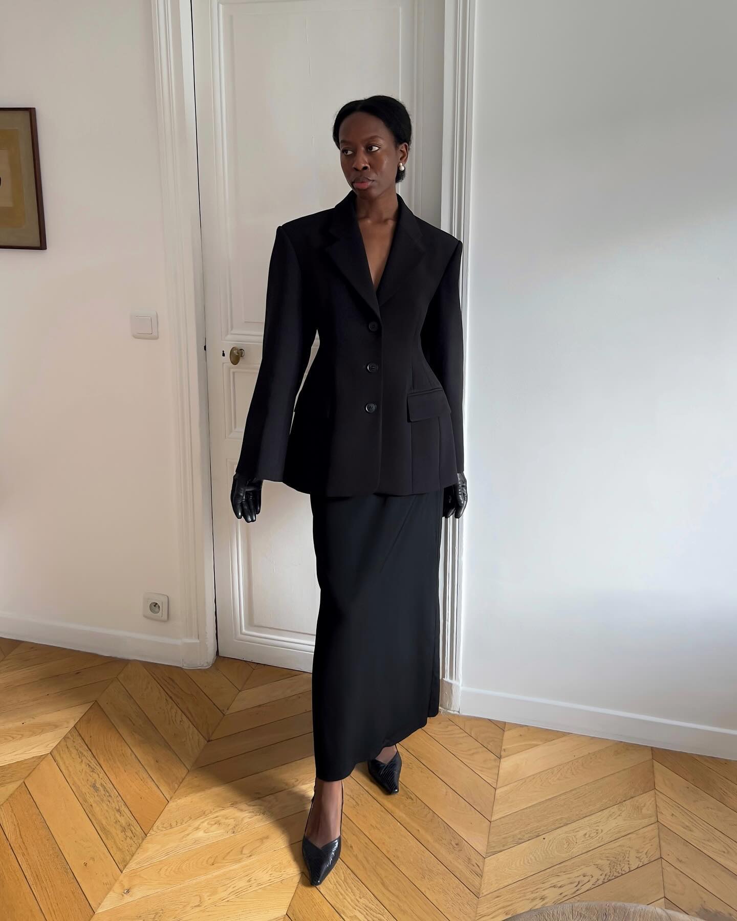 Sharp Silhouette: All-Black Blazer and Column Skirt Set Sharp Silhouette: All-Black Blazer and Column Skirt Set — Dressy Winter Outfits