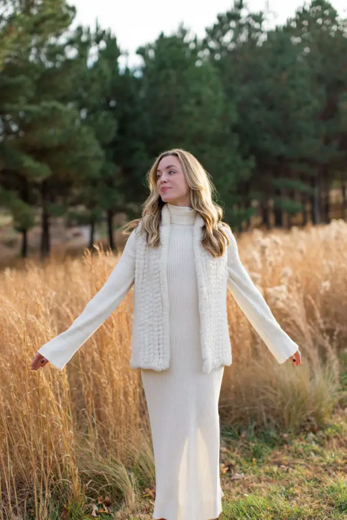 Monochromatic Cream Knit Layering Monochromatic Cream Knit Layering — Sweater Dress Outfits