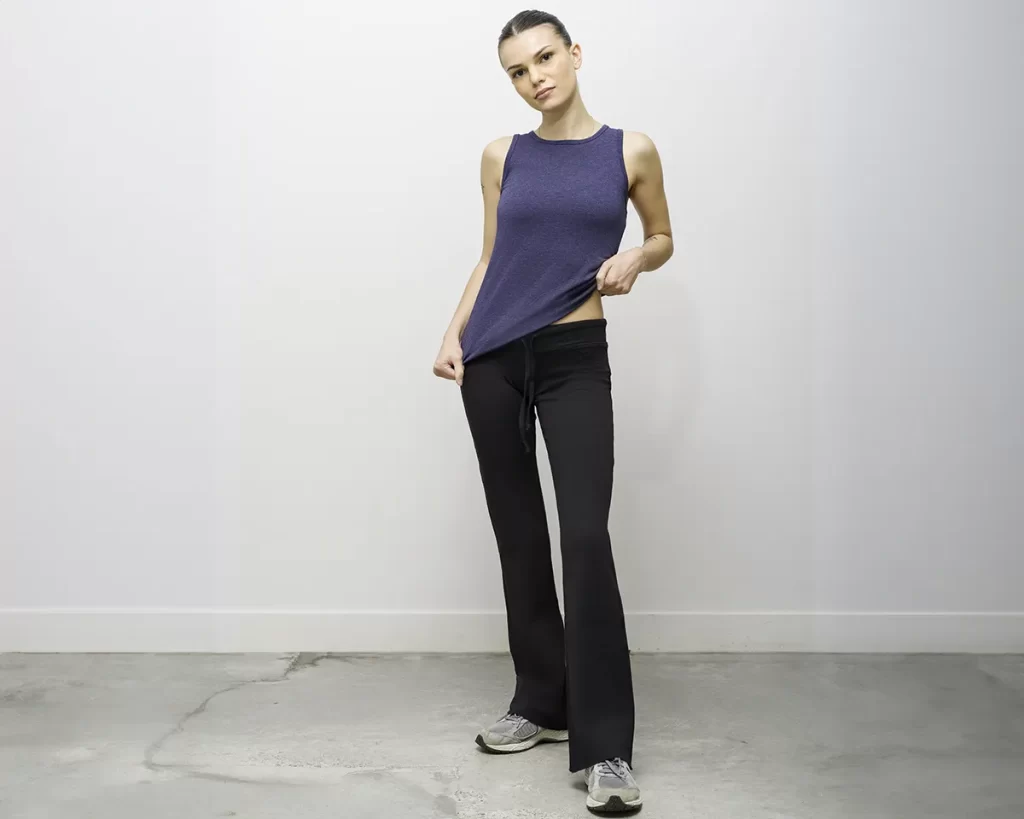 Athletic Casual: Black Flare Leggings with Purple Tank Athletic Casual: Black Flare Leggings with Purple Tank — Flare Leggings Outfits