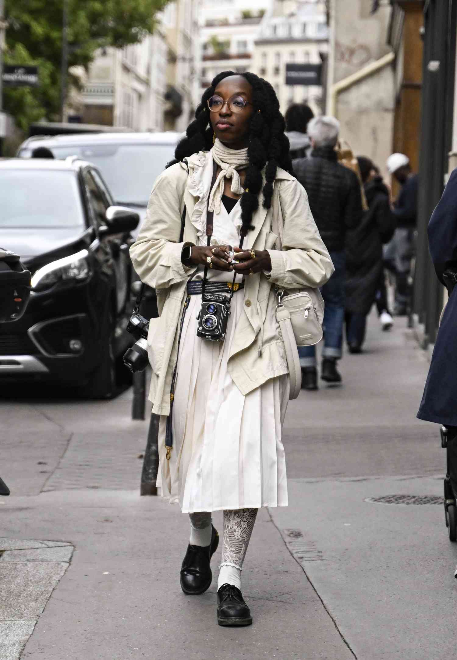 Neck Scarf Tied with Ribbon for a Polished Touch Neck Scarf Tied with Ribbon for a Polished Touch — Scarf Outfits