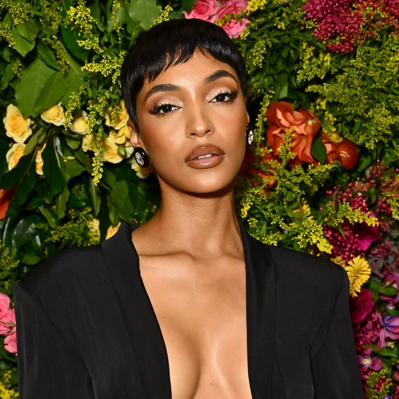 Sleek Black Pixie Swept Bangs Sleek Black Pixie Swept Bangs — Winter Pixie Haircuts